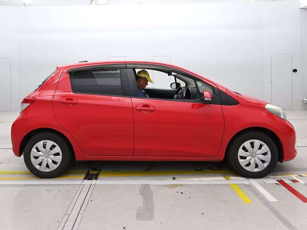 TOYOTA VITZ