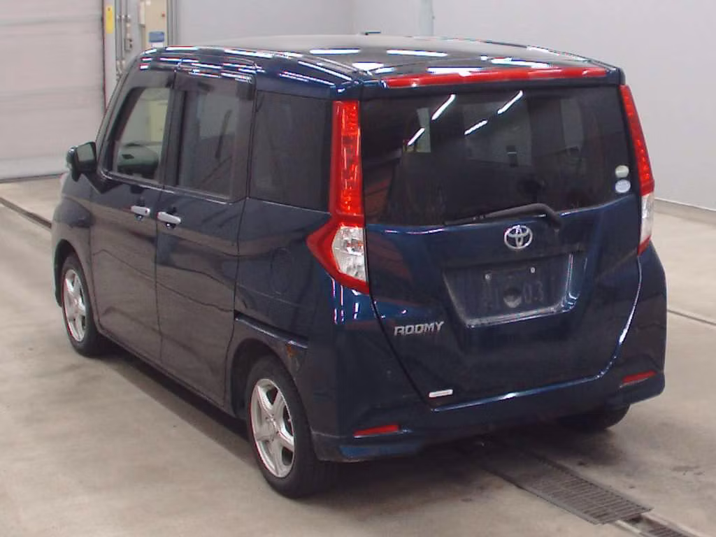 TOYOTA ROOMY