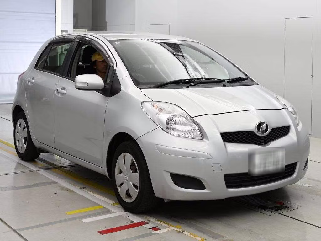 TOYOTA VITZ