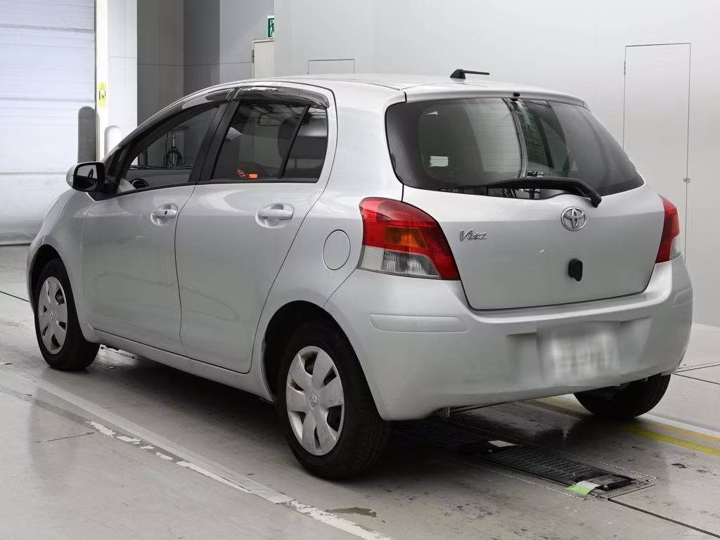 TOYOTA VITZ