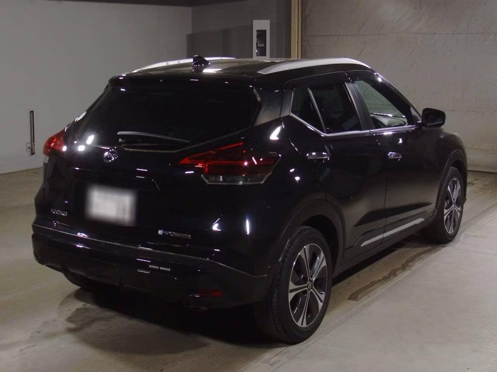 NISSAN KICKS