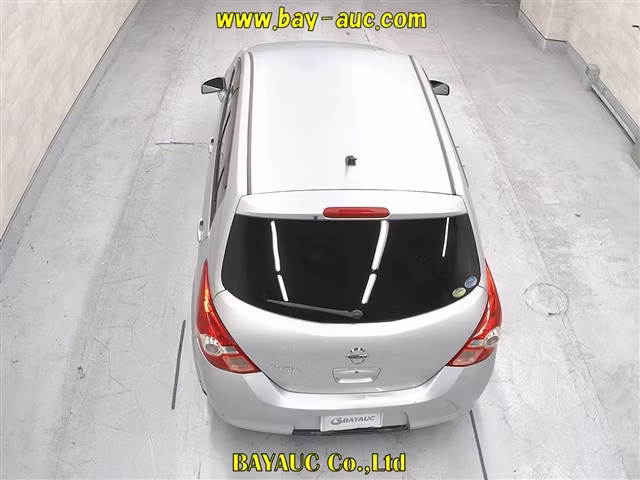 NISSAN TIIDA