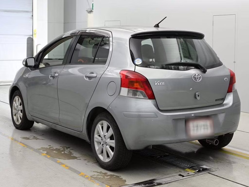 TOYOTA VITZ