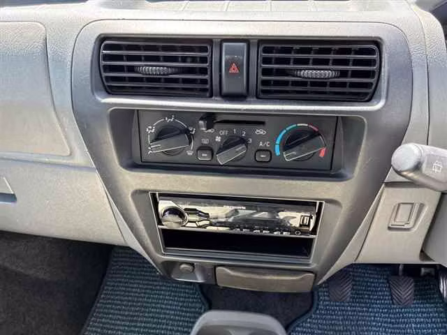 MITSUBISHI TOWN BOX