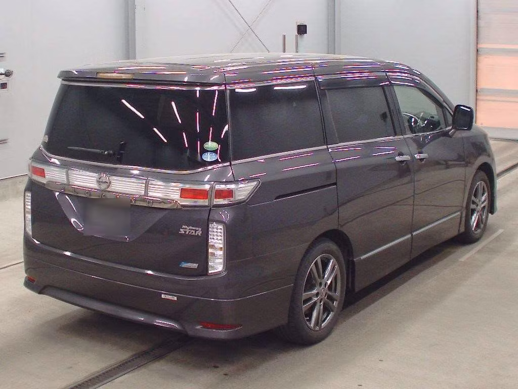 NISSAN ELGRAND