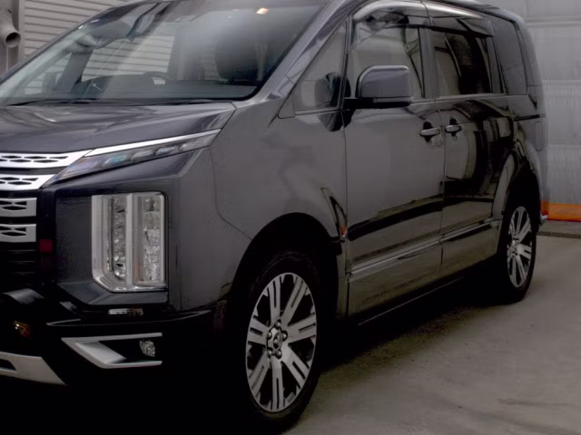 MITSUBISHI DELICA D:5