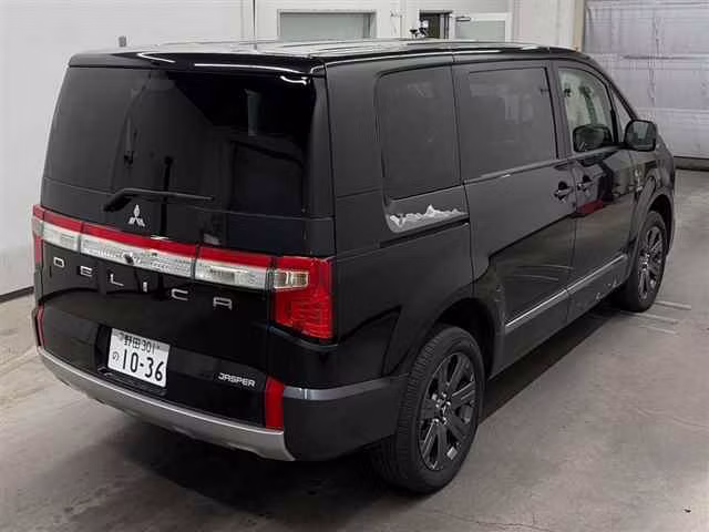 MITSUBISHI DELICA D:5