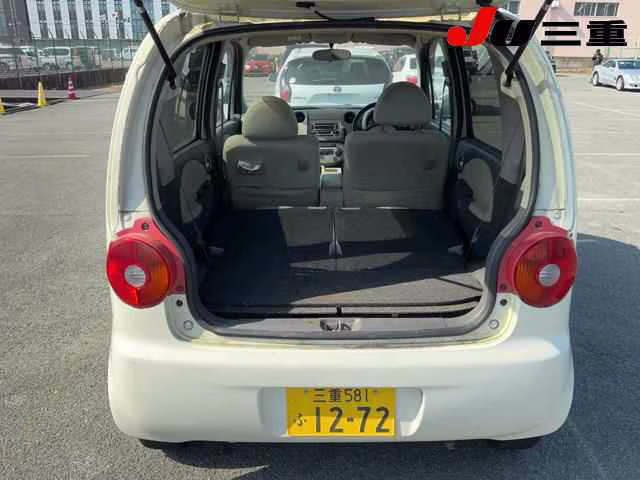 DAIHATSU MOVE LATTE