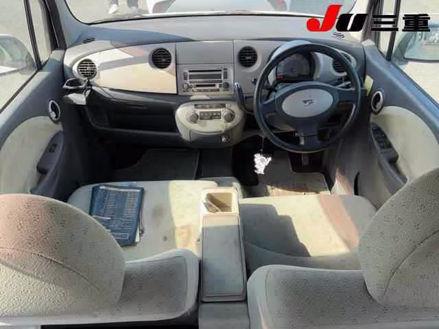 DAIHATSU MOVE LATTE