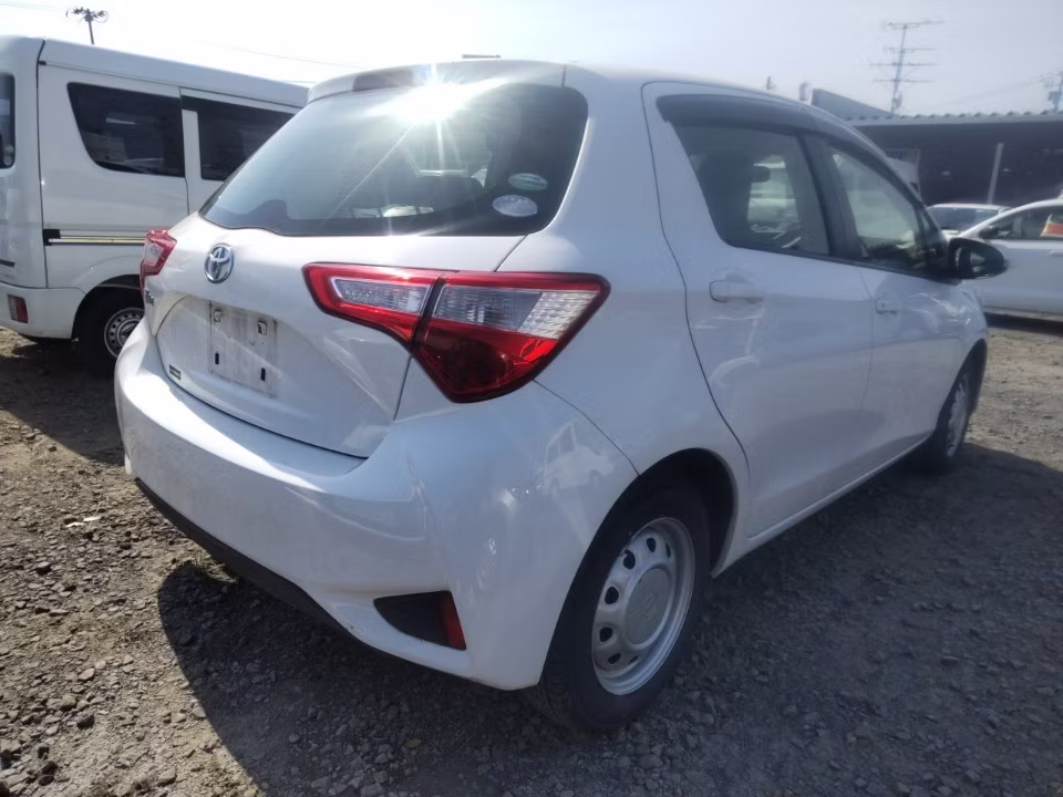 TOYOTA VITZ