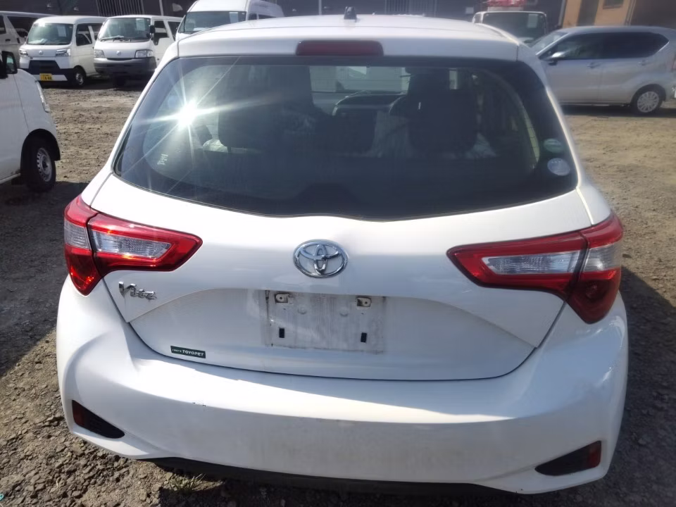 TOYOTA VITZ