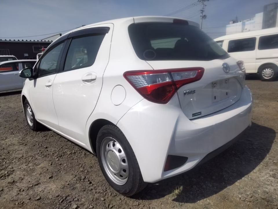 TOYOTA VITZ