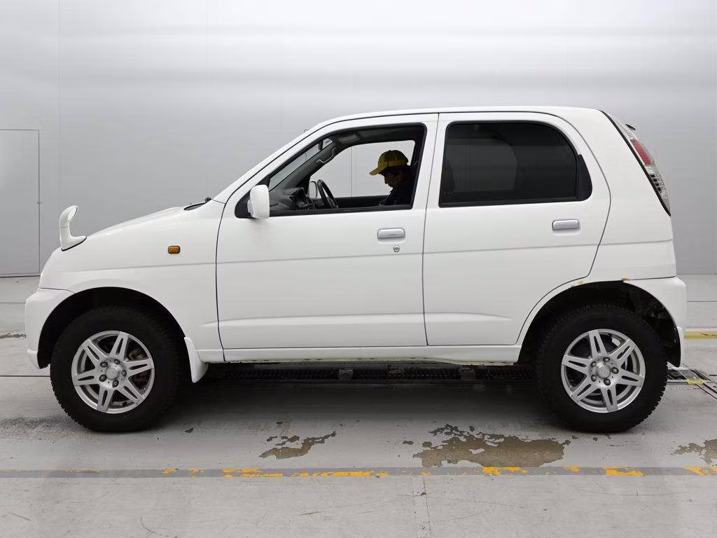 DAIHATSU TERIOS KID