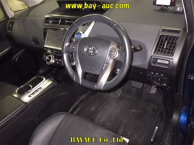 TOYOTA PRIUS ALPHA
