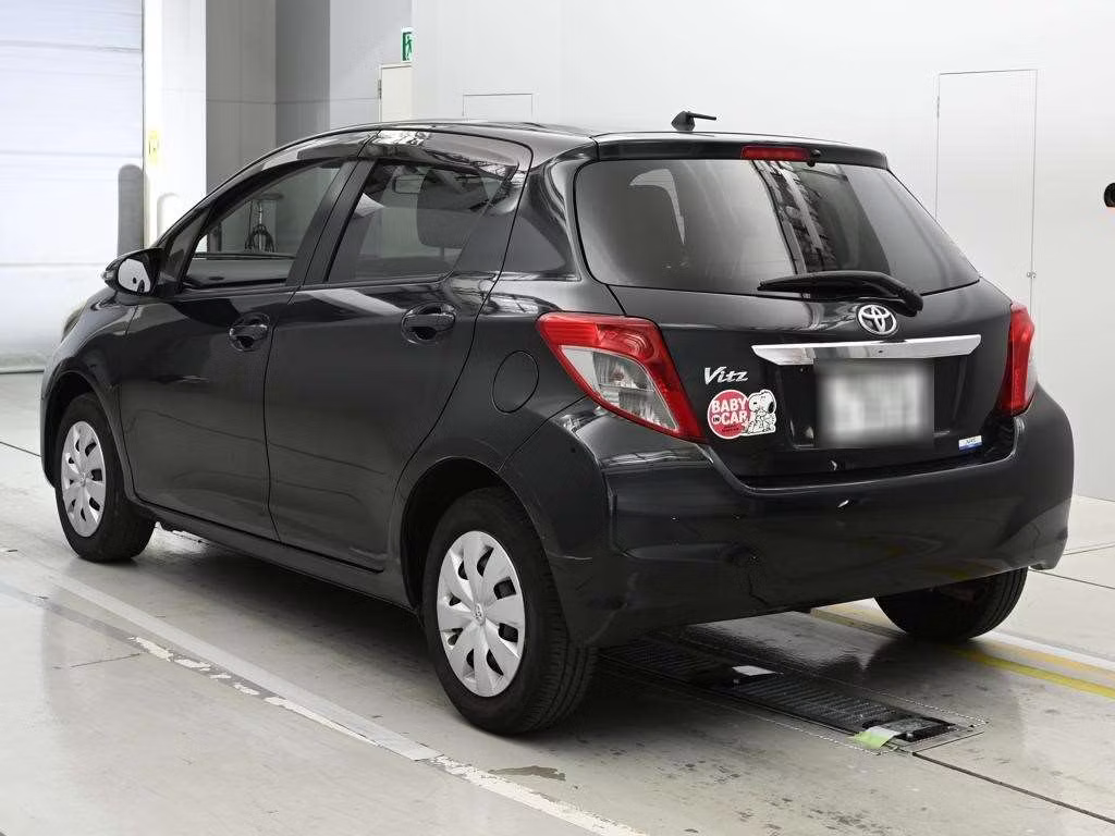 TOYOTA VITZ