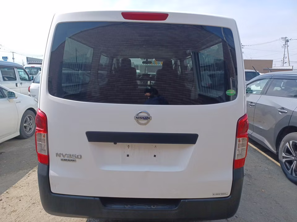 NISSAN NV350 CARAVAN