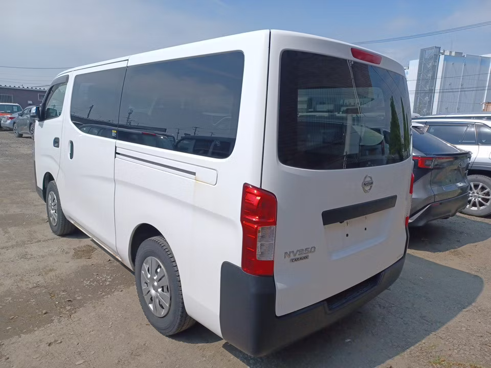 NISSAN NV350 CARAVAN