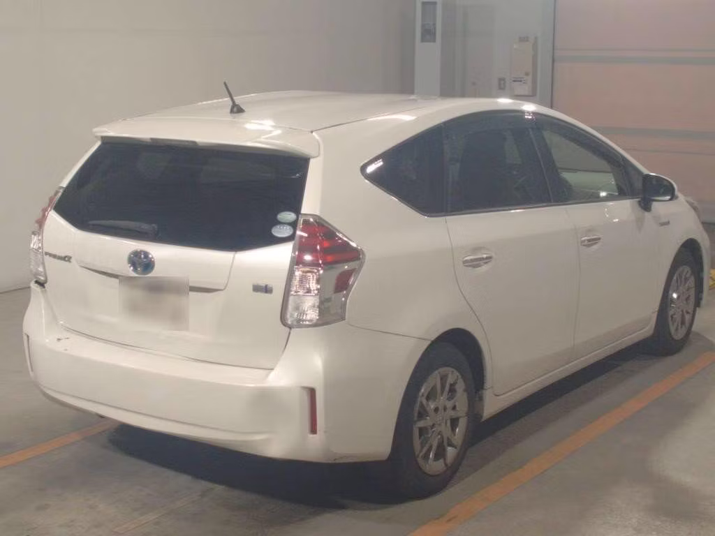 TOYOTA PRIUS ALPHA