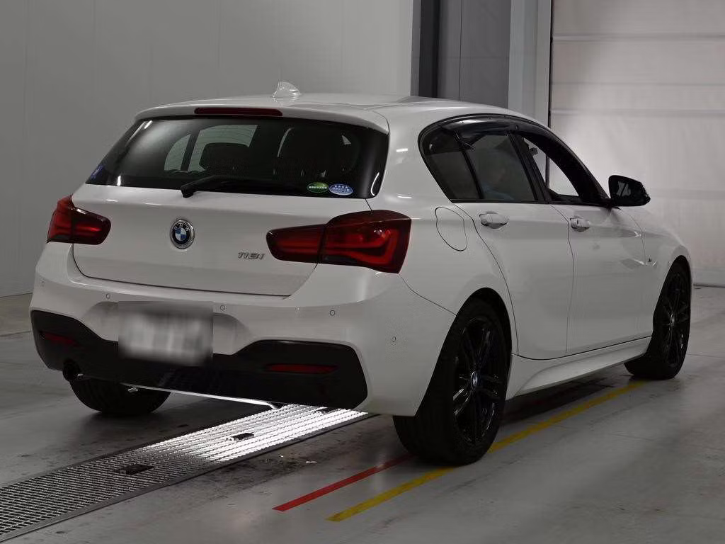 BMW 1-SERIES