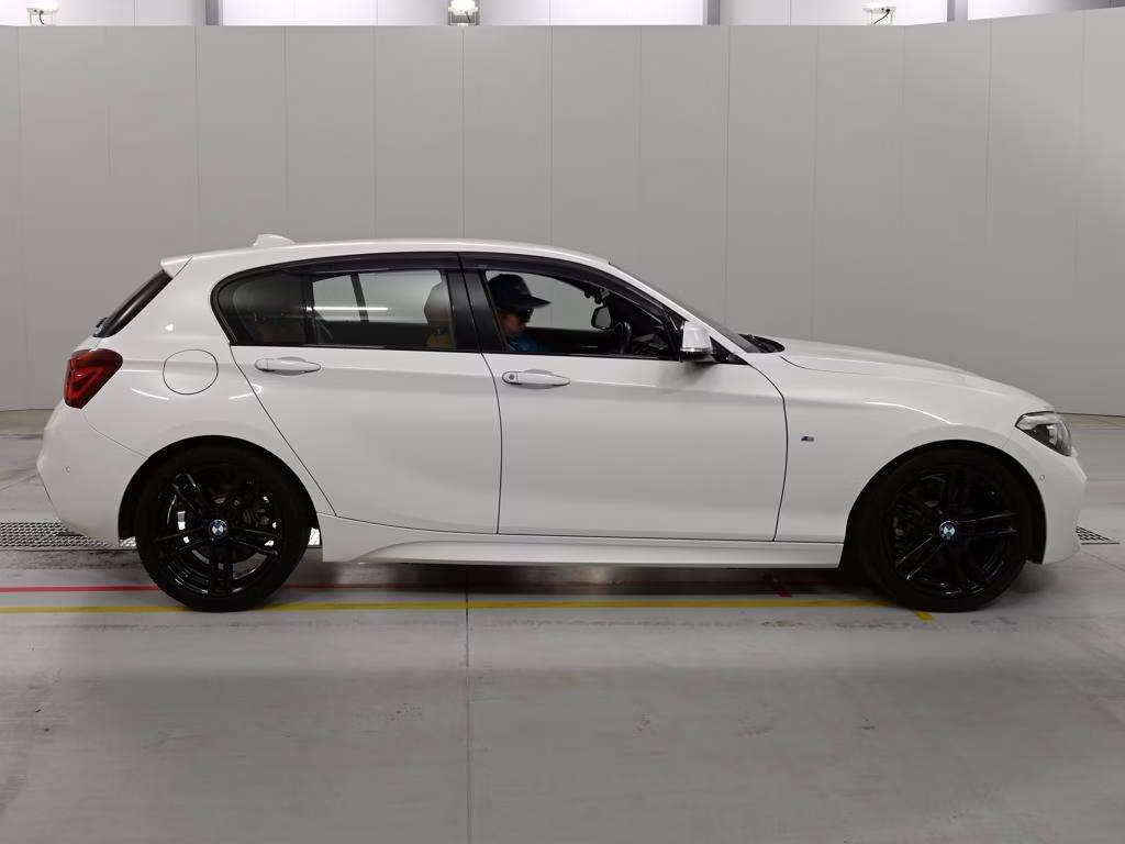 BMW 1-SERIES