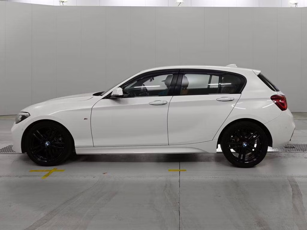 BMW 1-SERIES