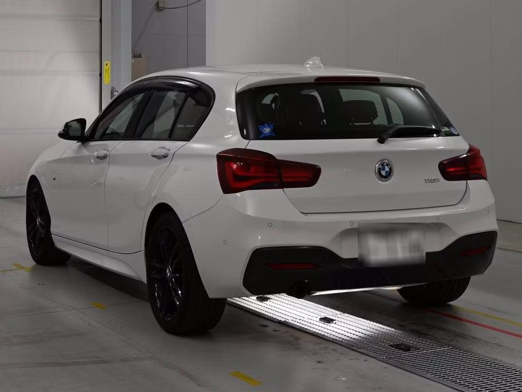BMW 1-SERIES