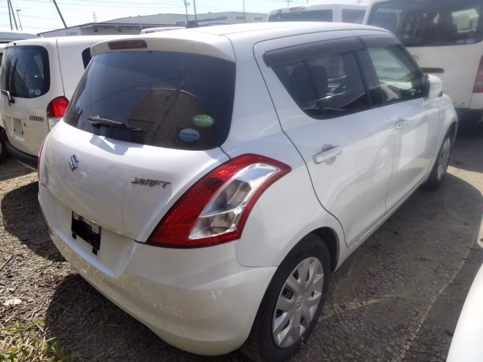 SUZUKI SWIFT