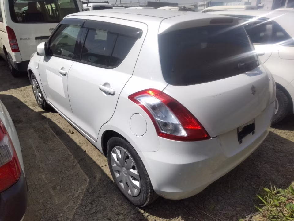 SUZUKI SWIFT