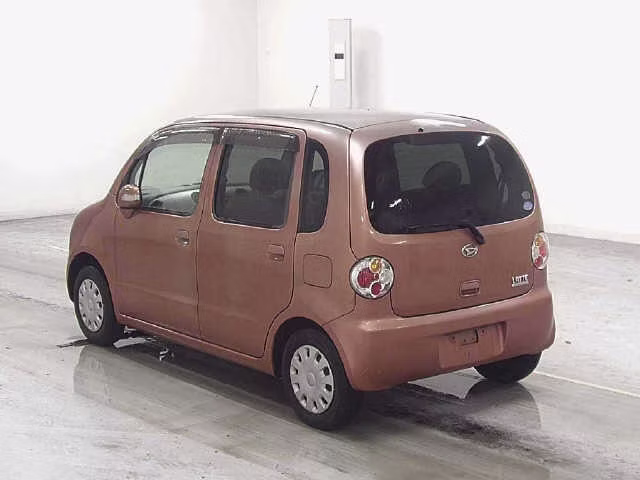DAIHATSU MOVE LATTE