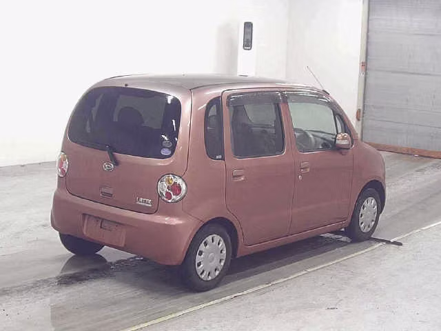 DAIHATSU MOVE LATTE
