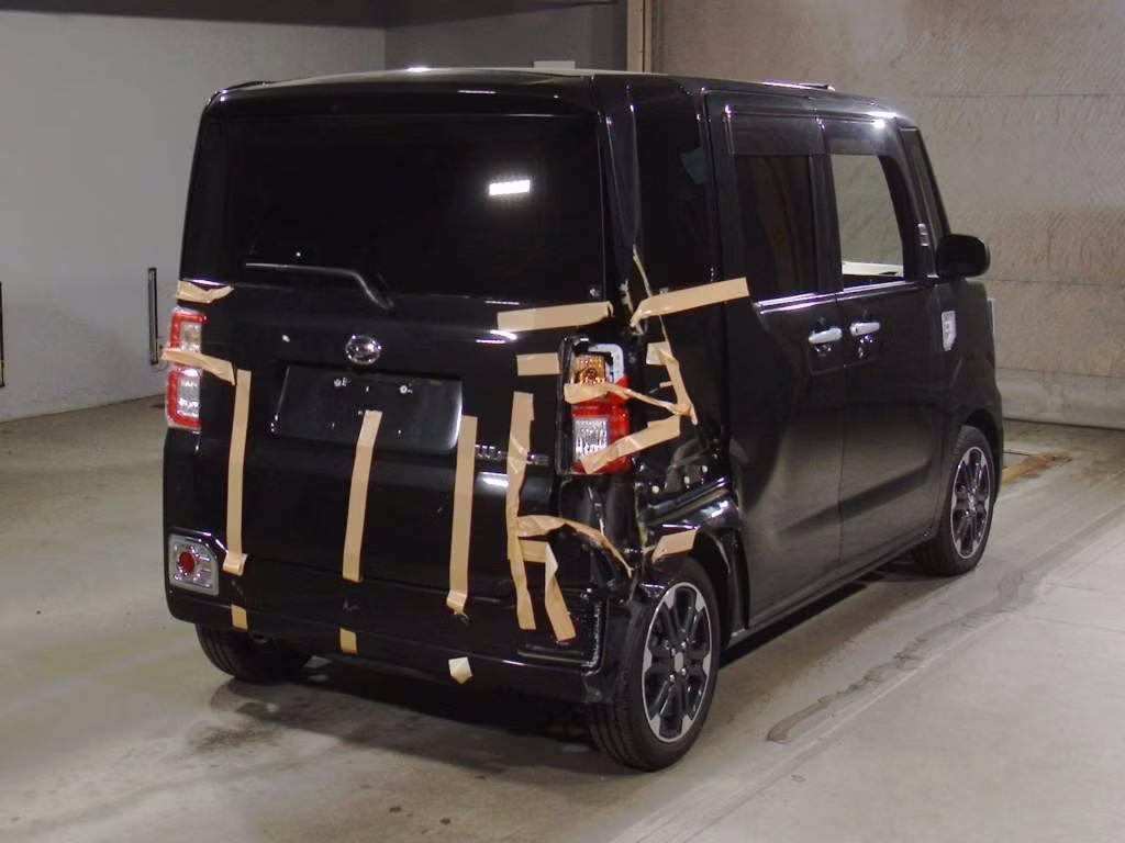 DAIHATSU WAKE