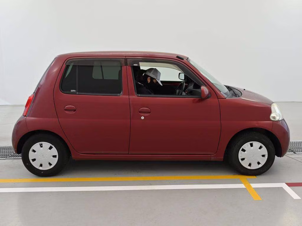 DAIHATSU ESSE