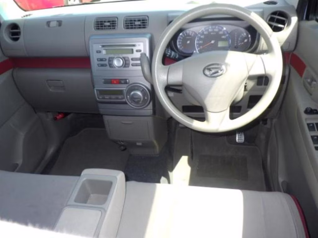 DAIHATSU MOVE CONTE