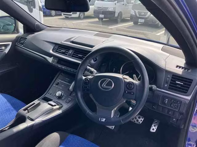 LEXUS CT200H