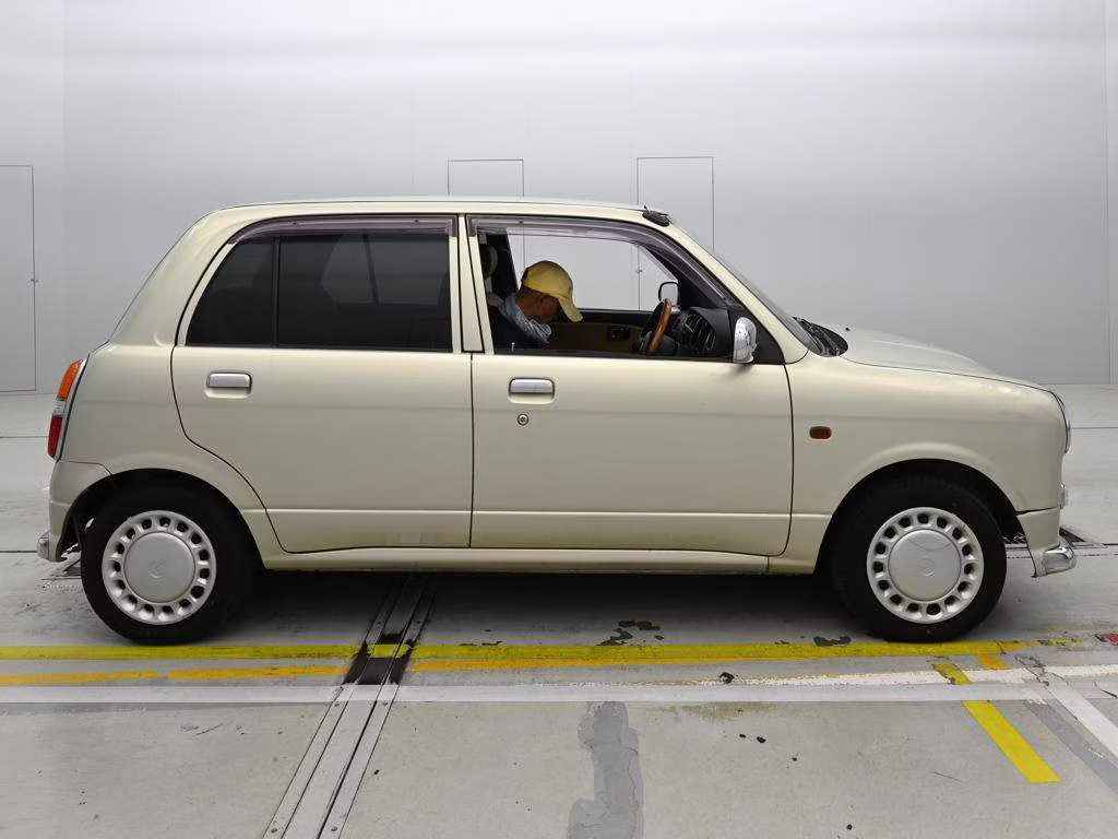 DAIHATSU MIRA GINO