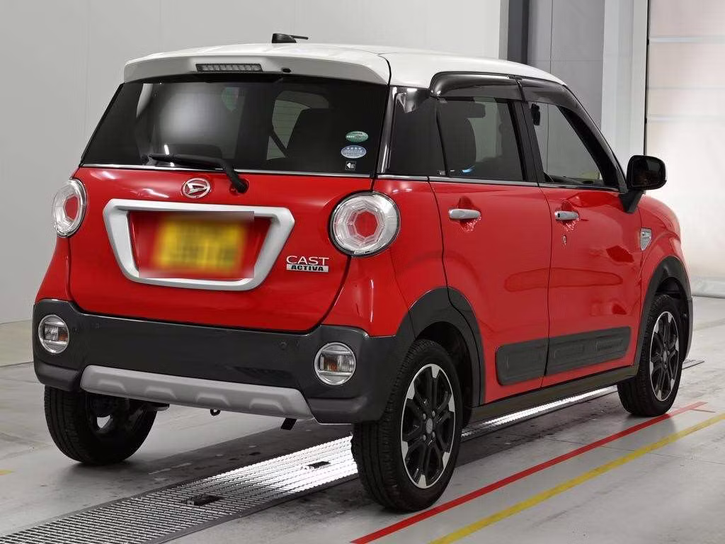 DAIHATSU CAST