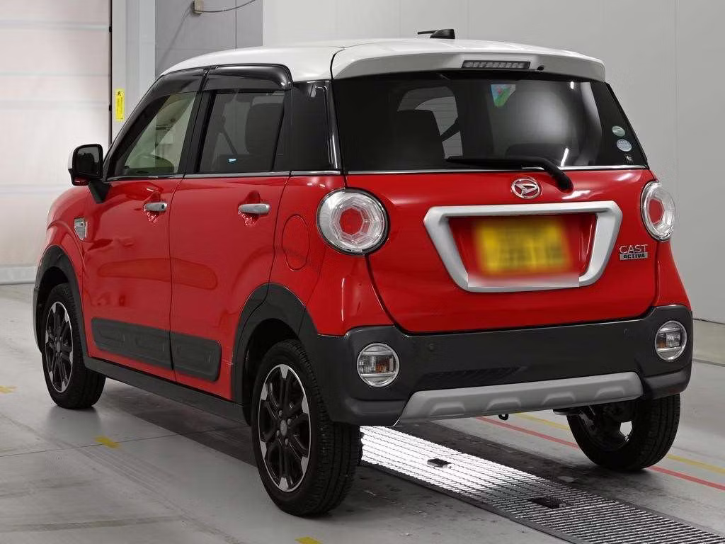 DAIHATSU CAST