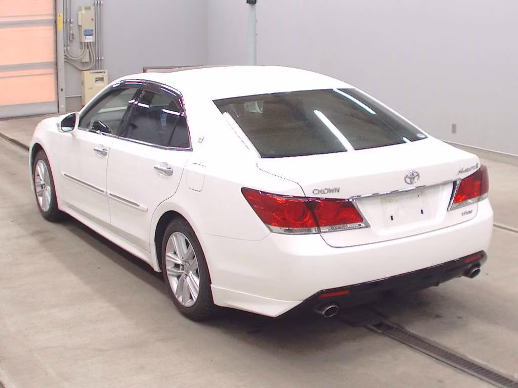 TOYOTA CROWN