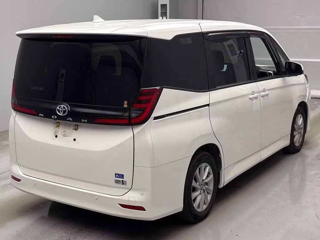 TOYOTA NOAH