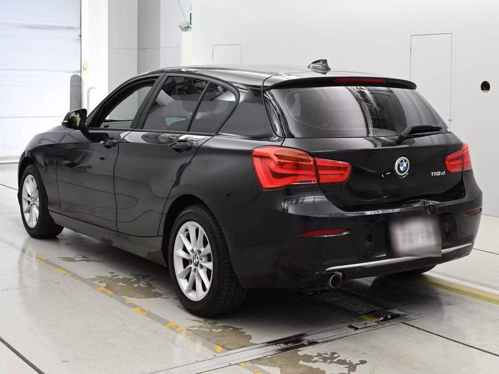 BMW 1-SERIES
