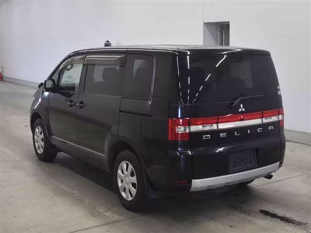 MITSUBISHI DELICA D:5