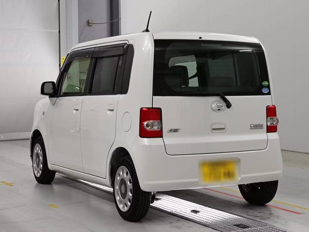 DAIHATSU MOVE CONTE