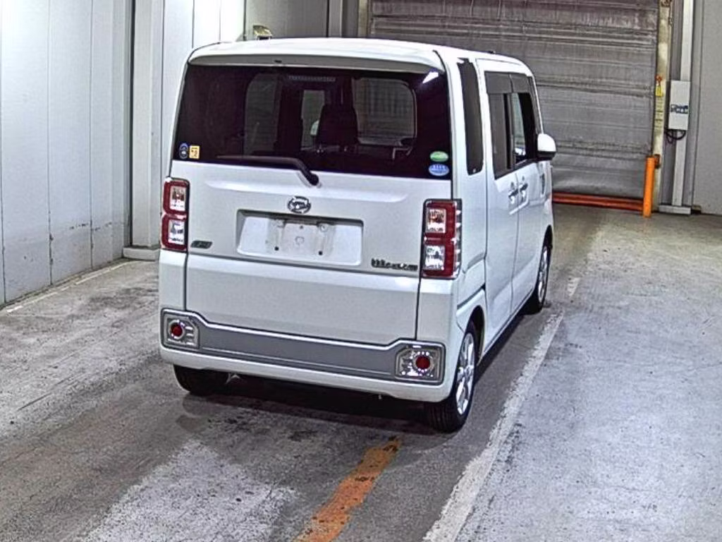 DAIHATSU WAKE
