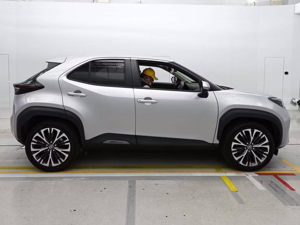 TOYOTA YARIS CROSS
