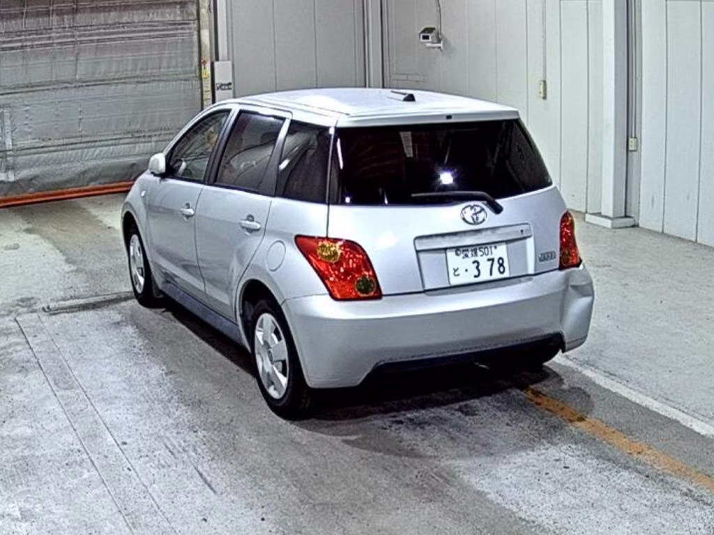 TOYOTA IST