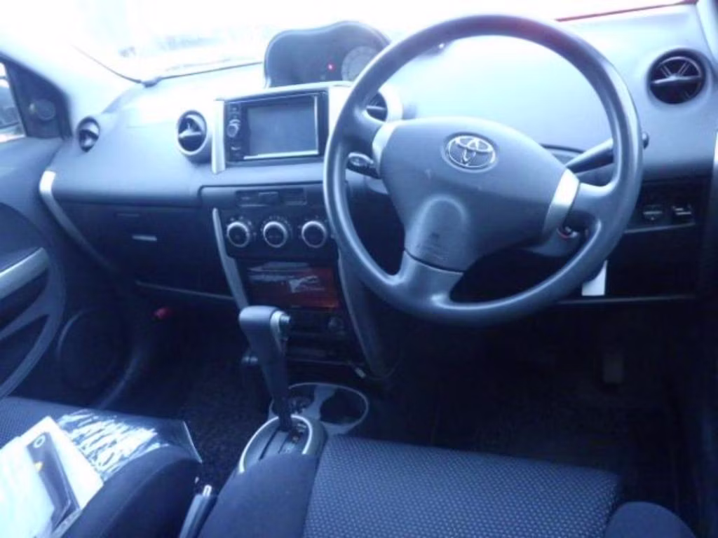 TOYOTA IST