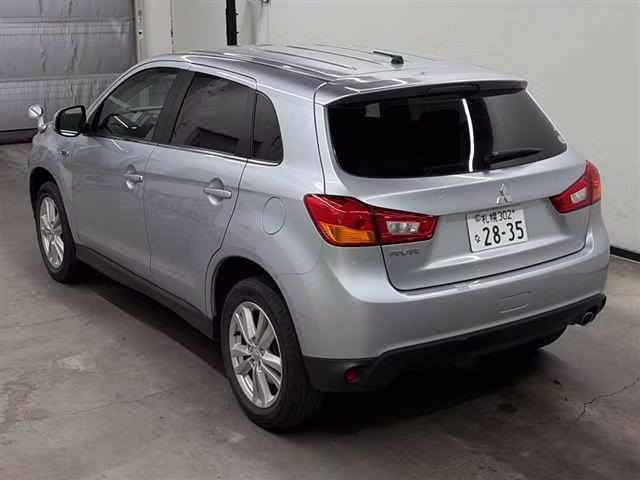 MITSUBISHI RVR