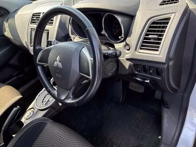 MITSUBISHI RVR