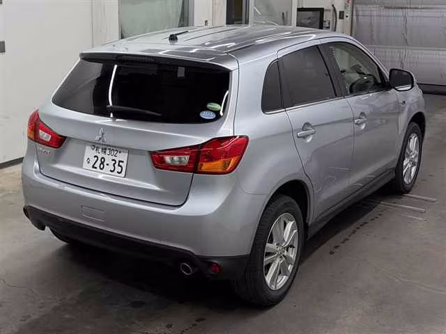 MITSUBISHI RVR
