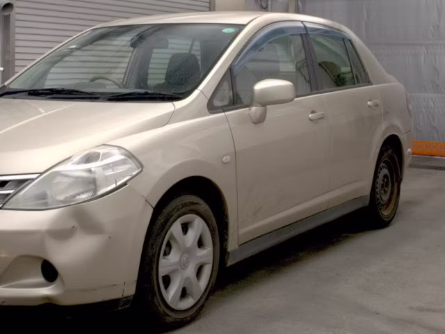 NISSAN TIIDA LATIO